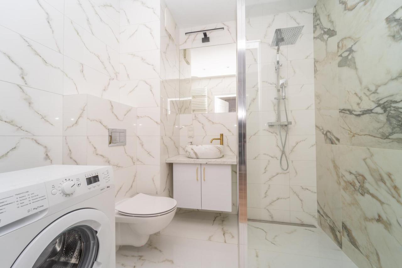 Mira Apartments II กดัญสก์ ภายนอก รูปภาพ